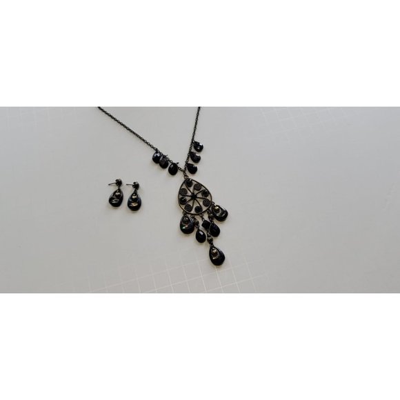 Avon vintage Necklace and earrings set - Picture 3 of 5